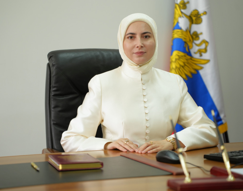 Поздравление ректора ДГИ Саиды Сиражудиновой с Днём знаний